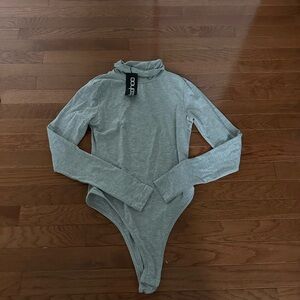 Boohoo Gray Long Sleeve Bodysuit